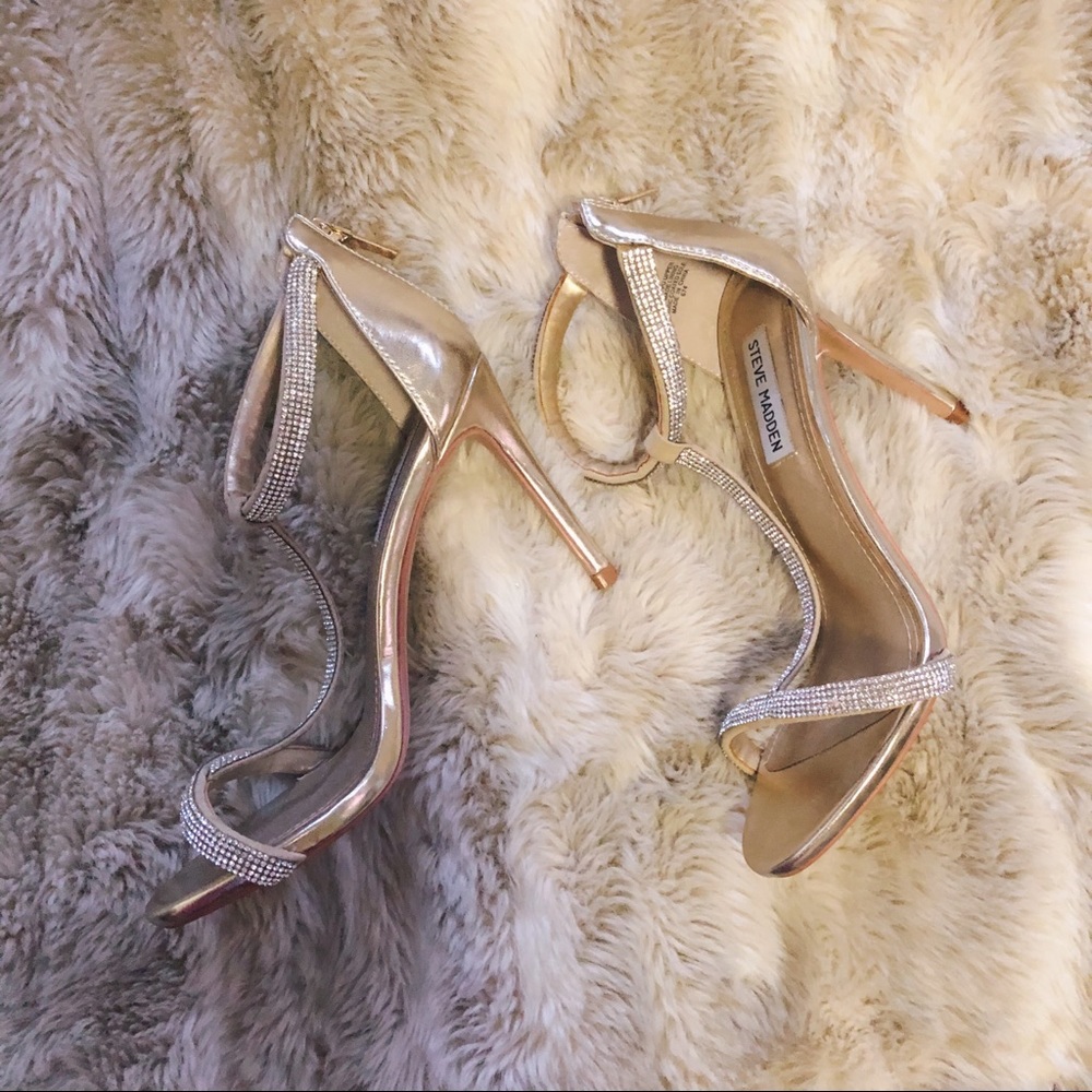 LIKE NEW Steve Madden t-strap heels!